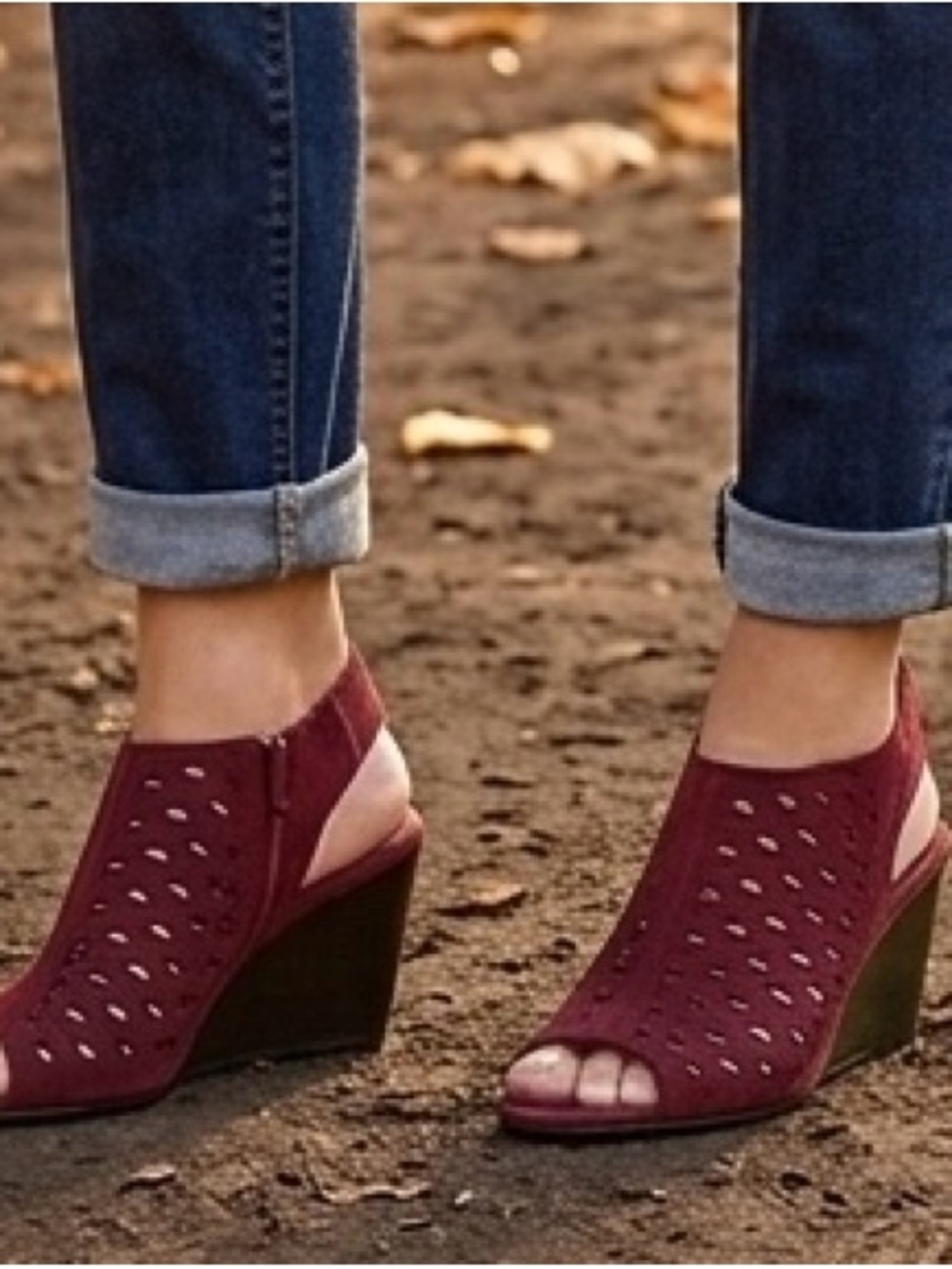 Franco Sarto Burgundy Perforated Open-Toe Wedge Sandals size 6.5